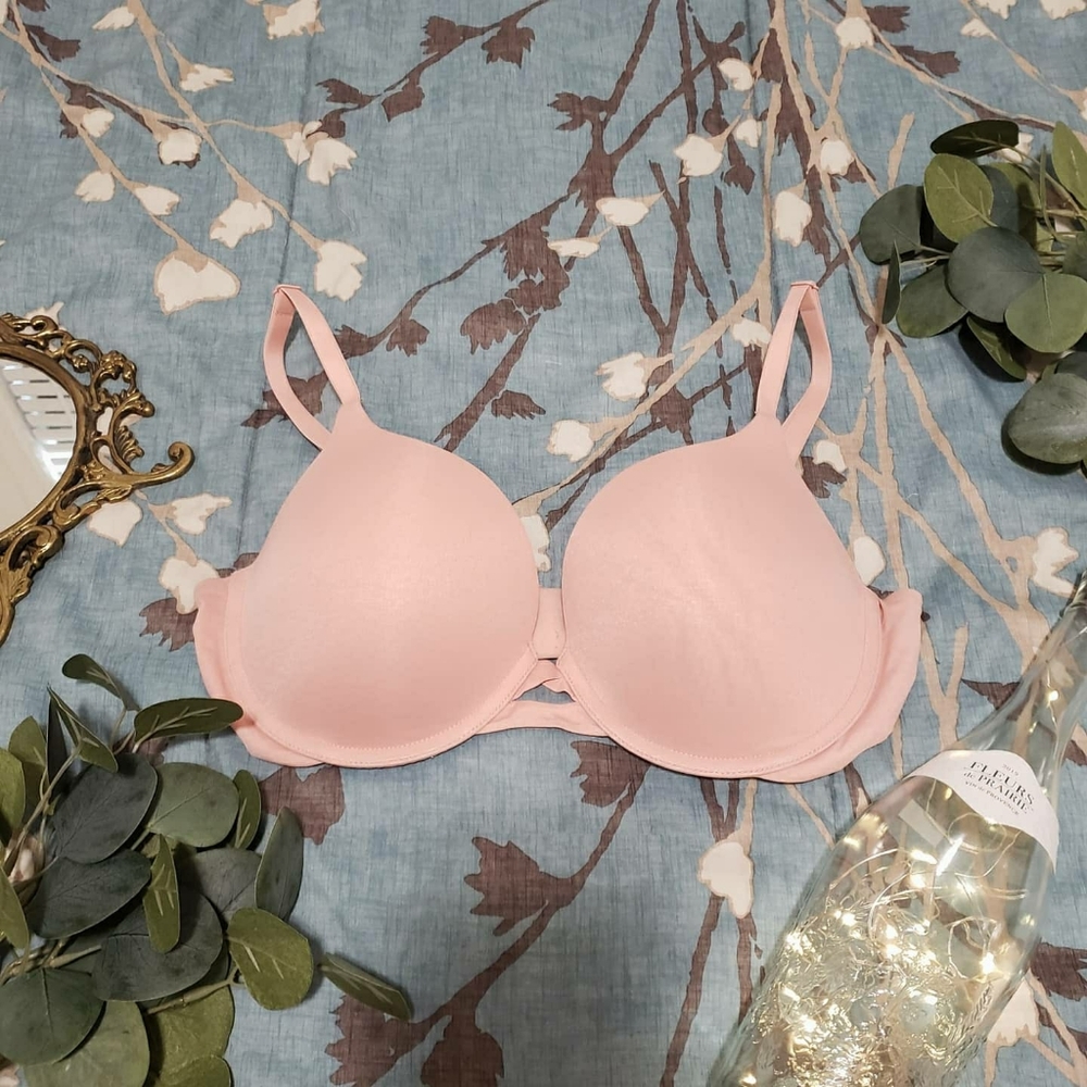 Victoria's Secret Bra (36D)